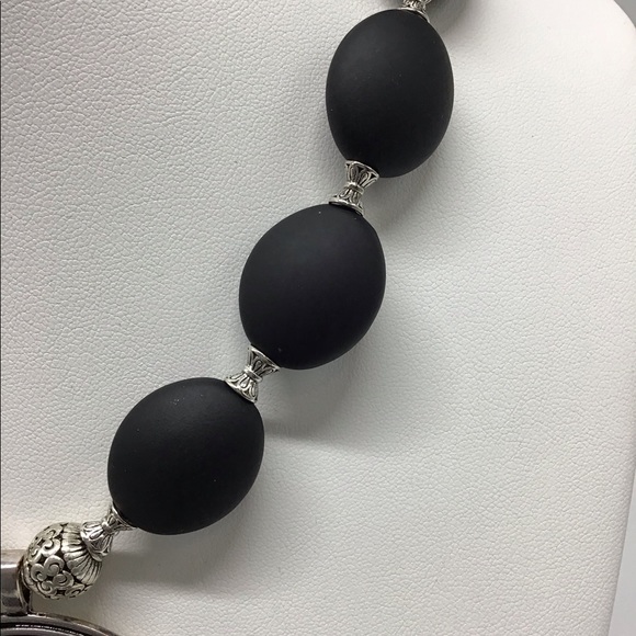 Black And Silver Necklace - Picture 7 of 8